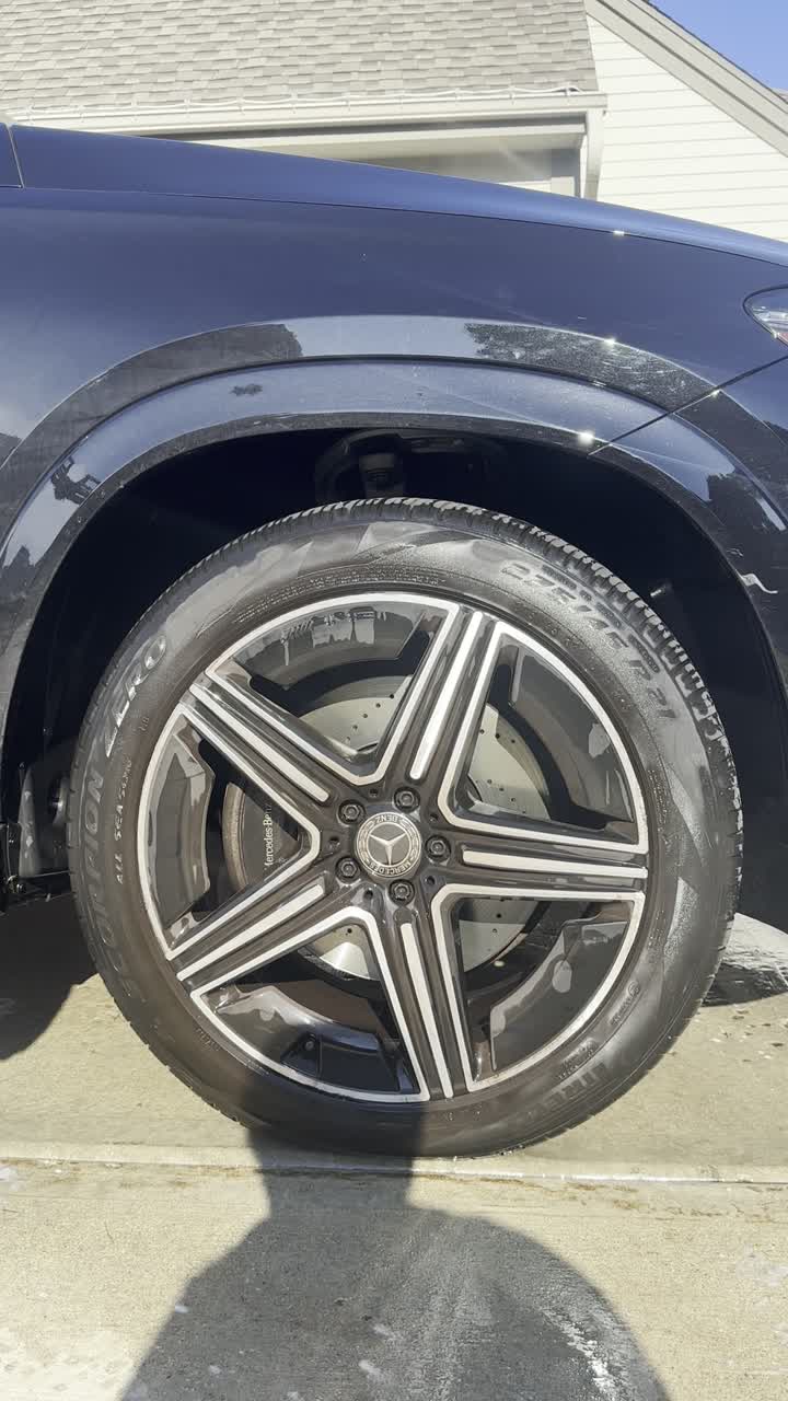 Mercedes detailing clip 01