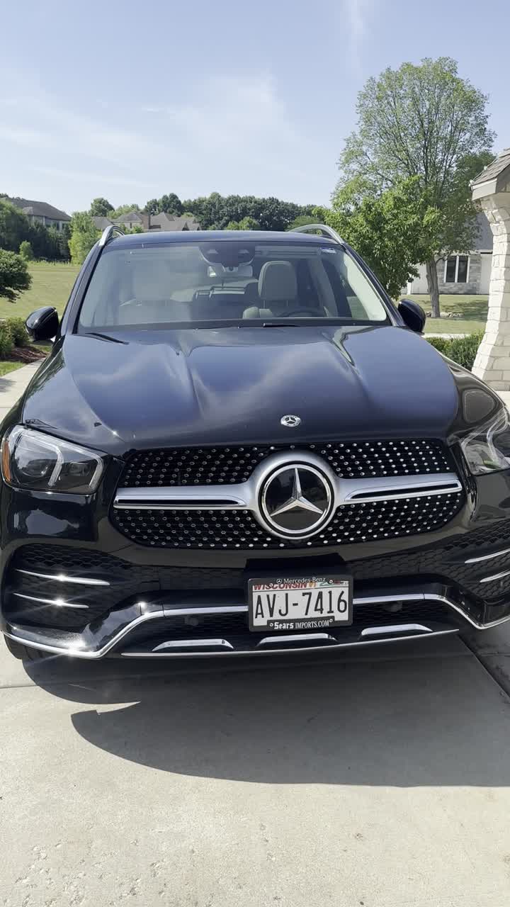Mercedes detailing clip 02