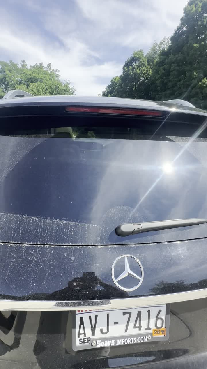 Mercedes detailing clip 05