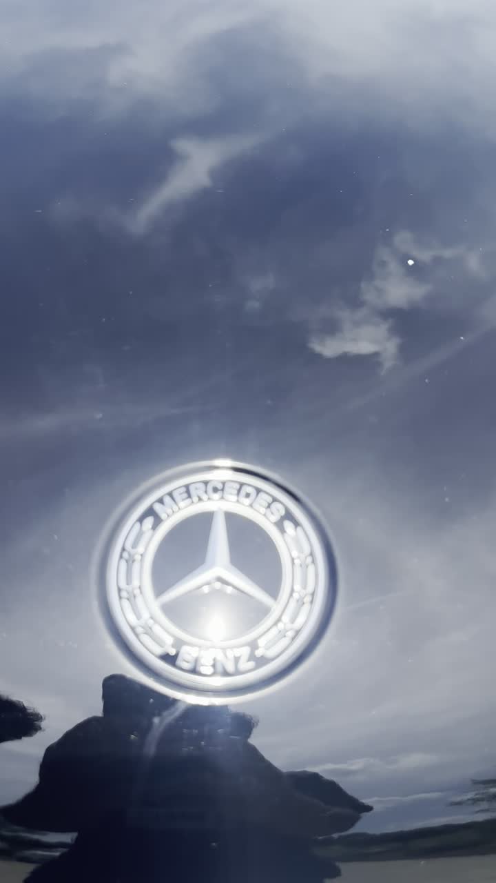 Mercedes detailing clip 13