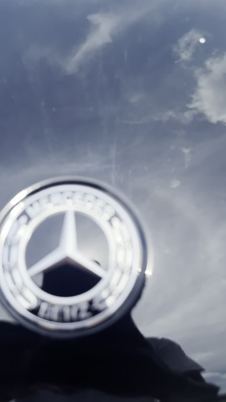 Mercedes detailing clip 14