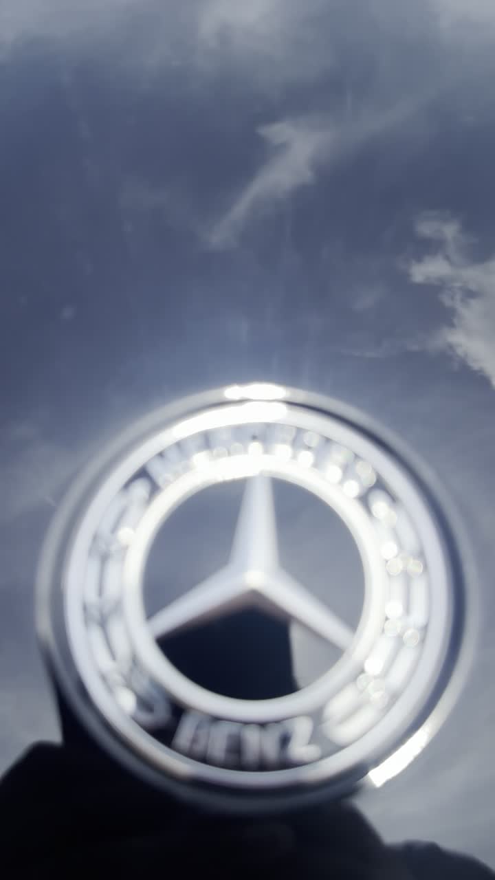 Mercedes detailing clip 15