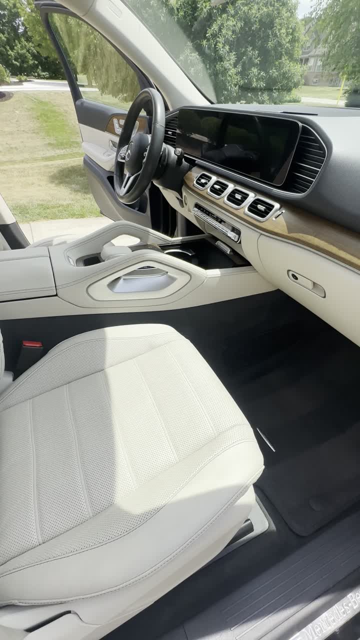 Mercedes detailing clip 16